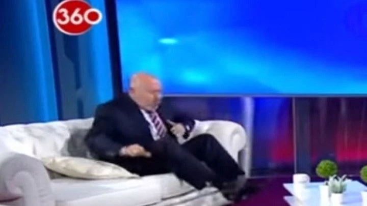 Γιατρός παθαίνει καρδιακή προσβολή σε ζωντανή μετάδοση (βίντεο)